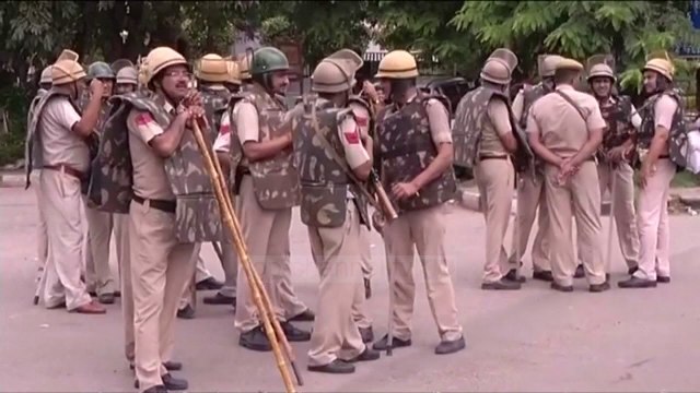 Indi, shpërthen dhuna pas dënimit të gurusë abuzues - Top Channel Albania - News - Lajme