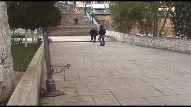 NJE TERMET I LEHTE 2 9 BALLE U NDJE TE SHTUNEN NE MENGJES NE SARANDE, LEKUNDJET NUK SHKAKTUAN DEME L