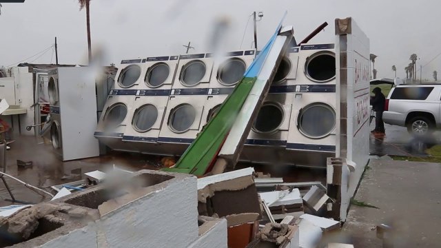 URAGANI «HARVEY» SHKAKTON TRE VIKTIMA NE TEKSAS DHE DEME TE KONSIDERUESHME MATERIALE LAJM