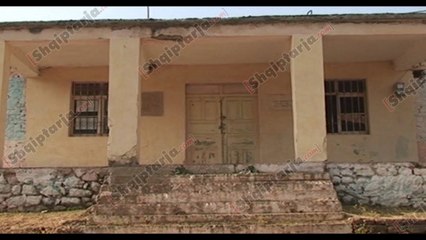 Report TV - Skrapar, shkollë e rrënuar për vitin e ri shkollorë për fëmijët e 3 fshatrave