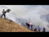 Ora News – Zjarri në Martanesh rrezikon banesa dhe minierat, disa familje të evakuuara