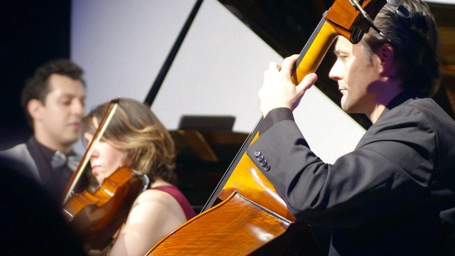 US classical musicians try to strike new chord with youth