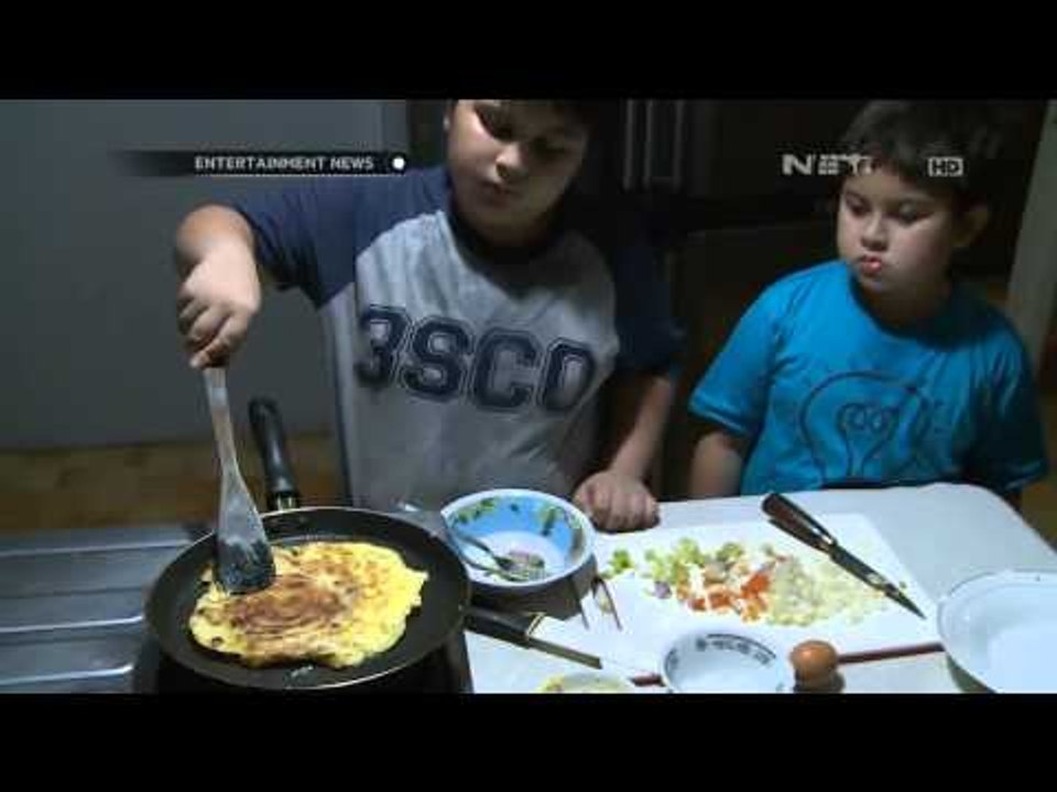 Baim dan Abay Memasak