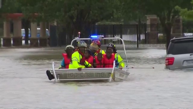 Houston, tejmbushen digat. Trump zbret në Teksas - Top Channel Albania - News - Lajme