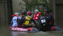 Përmbytjet në Hjuston, koncert në mes të ujit - Top Channel Albania - News - Lajme