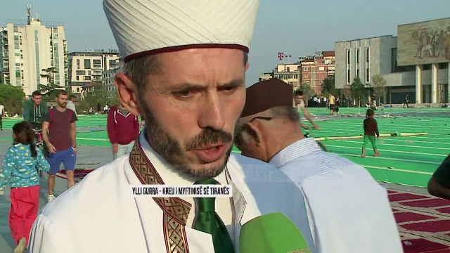 Festa e Kurban Bajramit. Falet namazi në sheshin Skënderbej - Top Channel Albania - News - Lajme