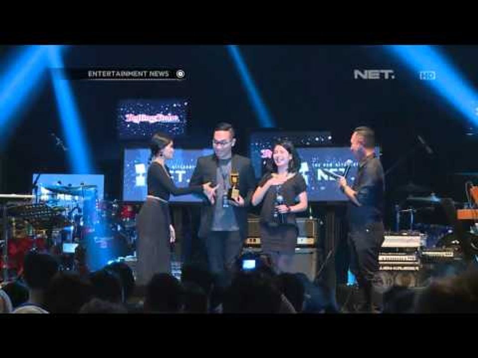 NET.  mendapat penghargaan Rolling Stone