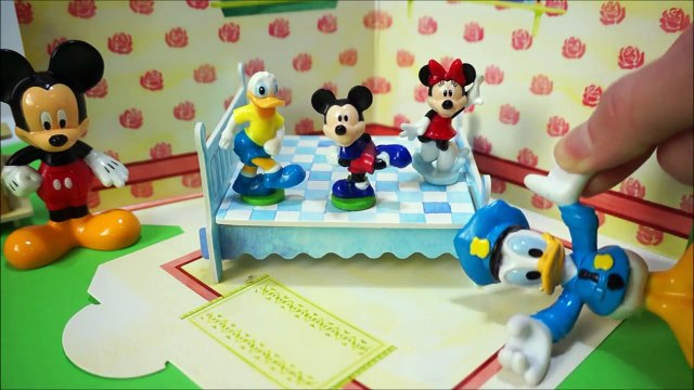 Five Hello Kitty Jumping on the bed compilation - Jumpingonthebed Water Pool Swiming Nursery Rhymes