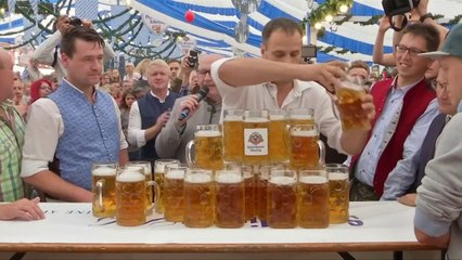 27 litra birrë në dy duar - Top Channel Albania - News - Lajme