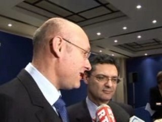 UMP - Bernard Laporte au siège de l'UMP