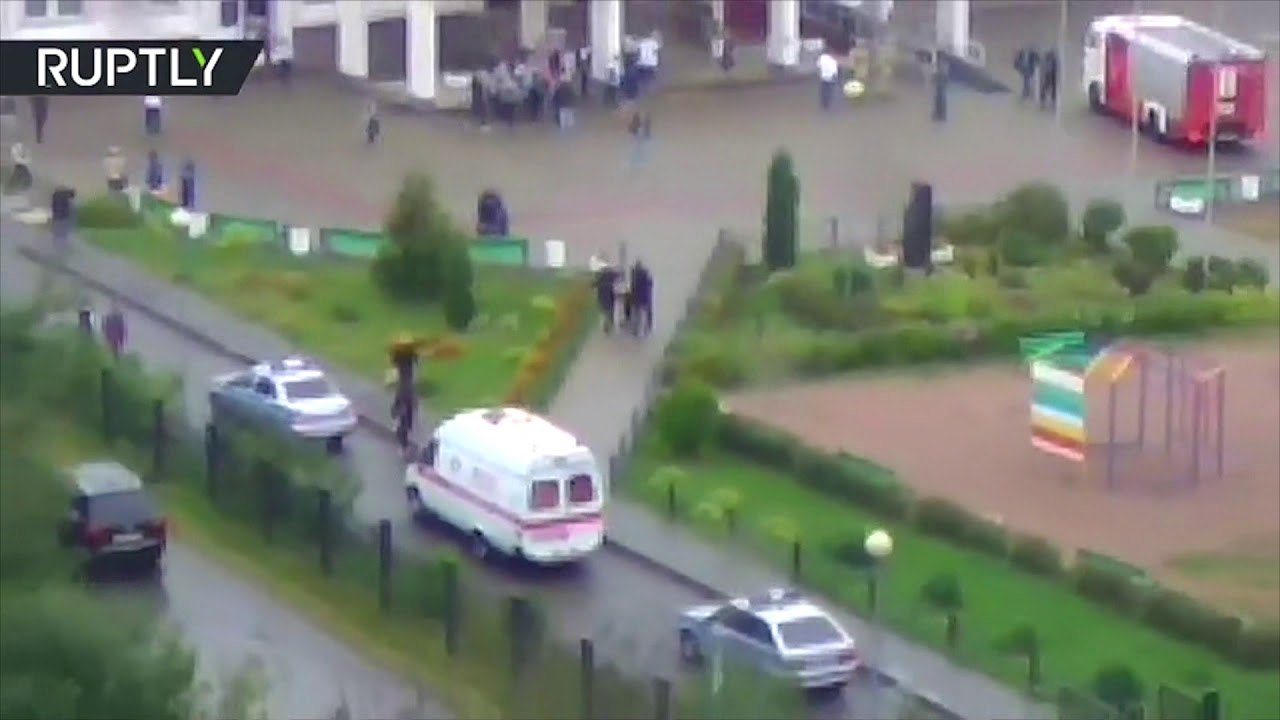 SULMI ME ARME DHE HANXHAR NE MOSKE, PLAGOSET MESUESI DHE TRE NXENES NE NJE SHKOLLE LAJM