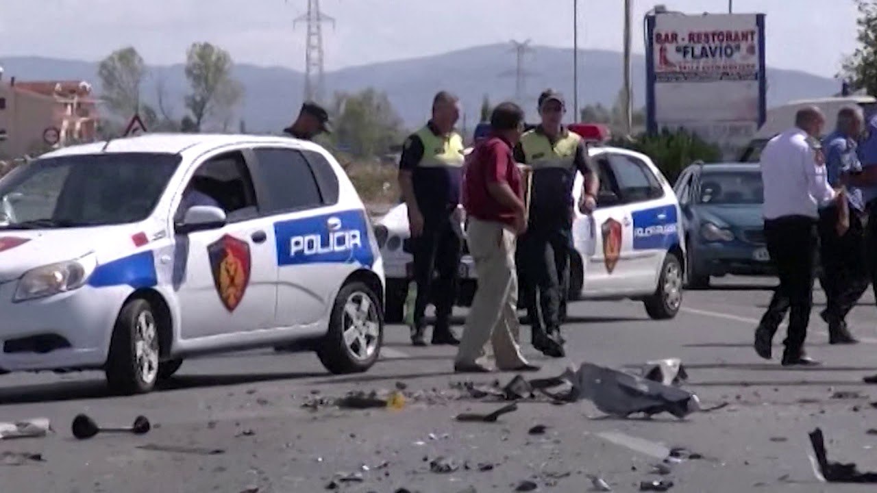 DY TE PLAGOSUR NE AKSIDENT NE AKSIN NGA LEZHA PER NE DAJÇ, PERPLASEN DY AUTOMJETE LAJM