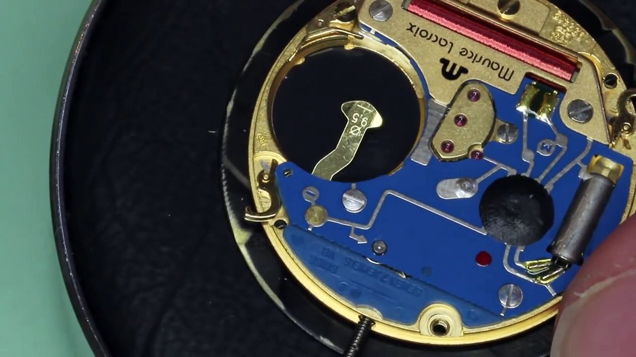 How to service a quartz movement. ETA 955 412. Watch repair tutorials