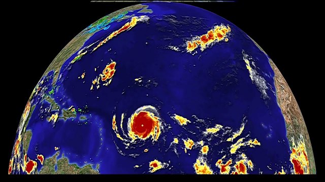“IRMA” ME FUQI SHKATERRUESE, URAGANI SA FRANCA GODET KARAIBET, EVAKUOHEN MIJERA NJEREZ LAJM