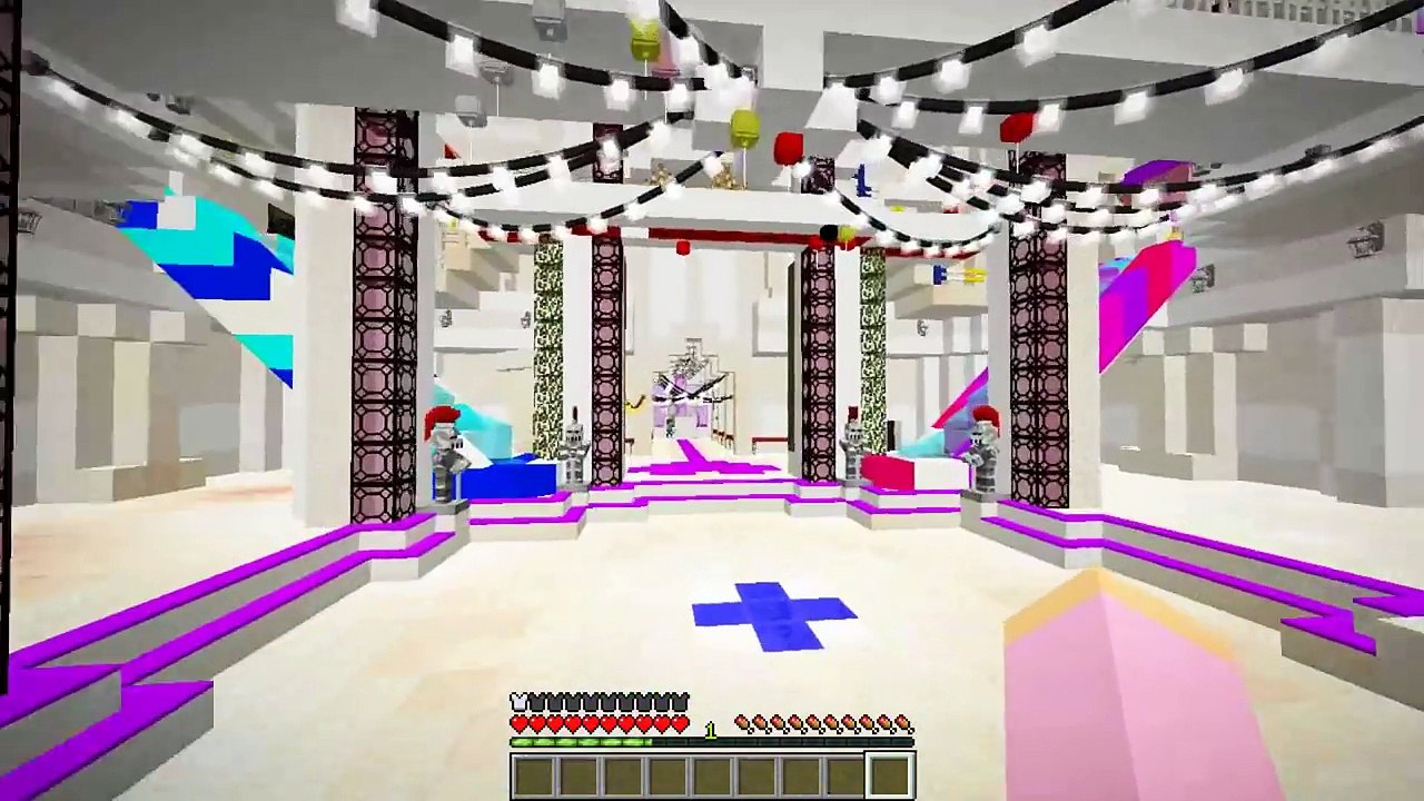 STEALING BACK THE ROYAL CROWN! Minecraft Little Kelly w/Leo (CustomRoleplay)