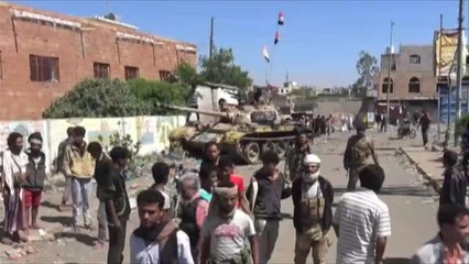 قائد المقاومة في تعز يكسر صمته