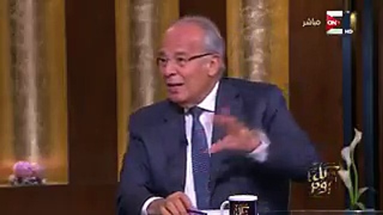 على تويتر- -كل يوم - وزير التنمية المحلية لـ عمرو اديب- فى واحد فينا لازم يهاجر أنا يا انت ؟ عمرو- يبقى اكيد أنا #ON_E