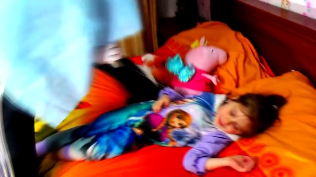 ЗЛОЙ СТРАШНЫЙ СТОМАТОЛОГ! Месть! Зубной врач плачет, рвет ему зубы и делает уколы! bad baby dolls