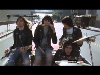 Perkembangan fashion Studded