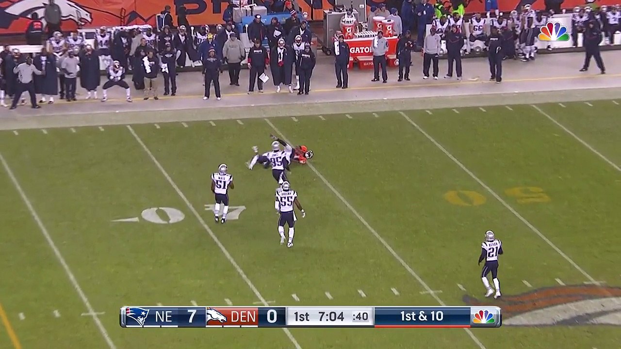 2015 - Broncos Emmanuel Sanders makes tough 22-yard catch