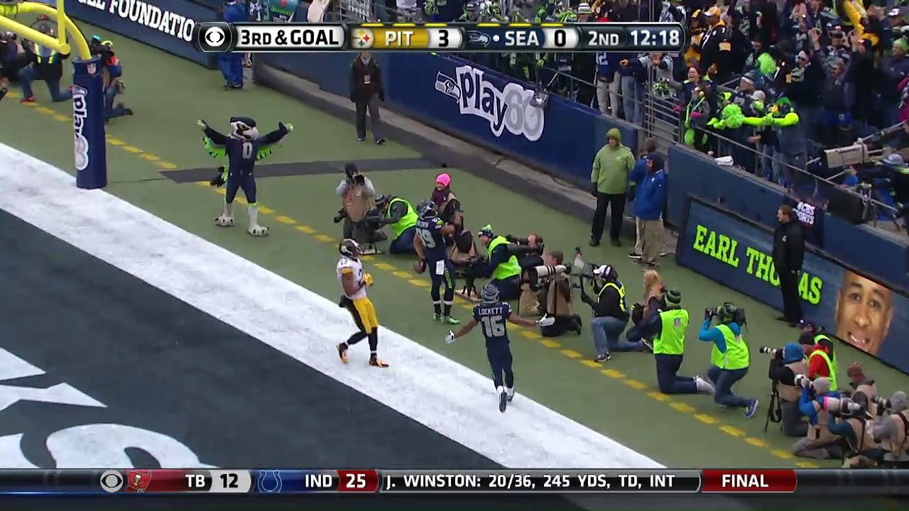 2015 - Week 12: Russell Wilson highlights