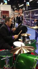 Baterista humilhando em evento de música
