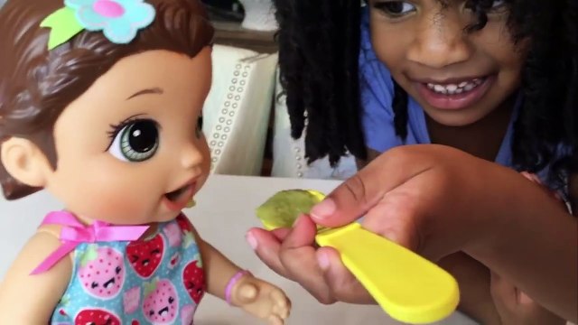 Bad Baby Alive vs Bad Baby Elli Makes Mess &Throws Fit Baby Toy Freaks Out! Naiah Elli Toys Show