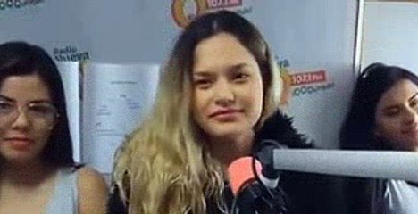 LESLY ÁGUILA LE PREGUNTAN QUÉ RAZA ES