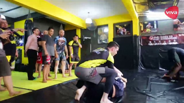 Aksi Petarung One Pride Menginvasi Singapura