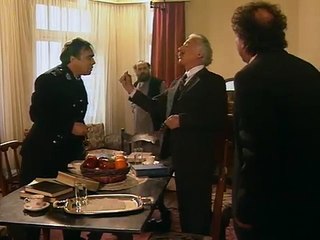 01. Το γελοίον του πράγματος - Επεισόδιο 1ο