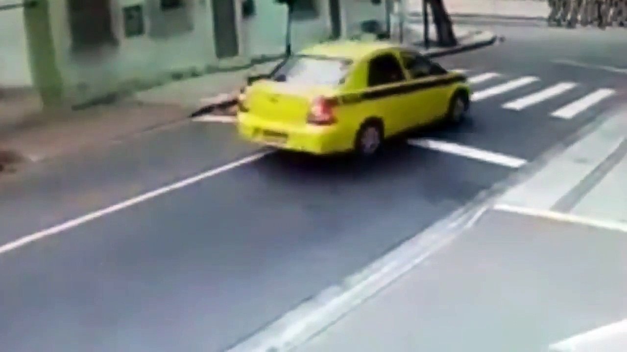 Thủ môn Jefferson bị cướp trên đường phố Brazil