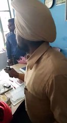 ਪਿੰਡ ਕੌਲੀਆ ਵਾਲ ਸਕੂਲ ਦਾ ਪਿੰਸੀਪਲ - ਕੁੜੀਆਂ ਨੂੰ ਕਰਦਾ ਸੀ ਪਰਪੋਜ਼ ਪਿੰਡ ਵਾਲਿਆਂ ਨੇ ਚਾੜਿਆ ਕੁਟਾਪਾ (2)