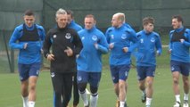 Everton's youngsters need leadership - Gray