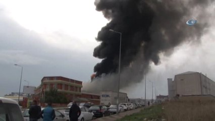Beylikdüzü'nde Tekstil Fabrikasında Yangın
