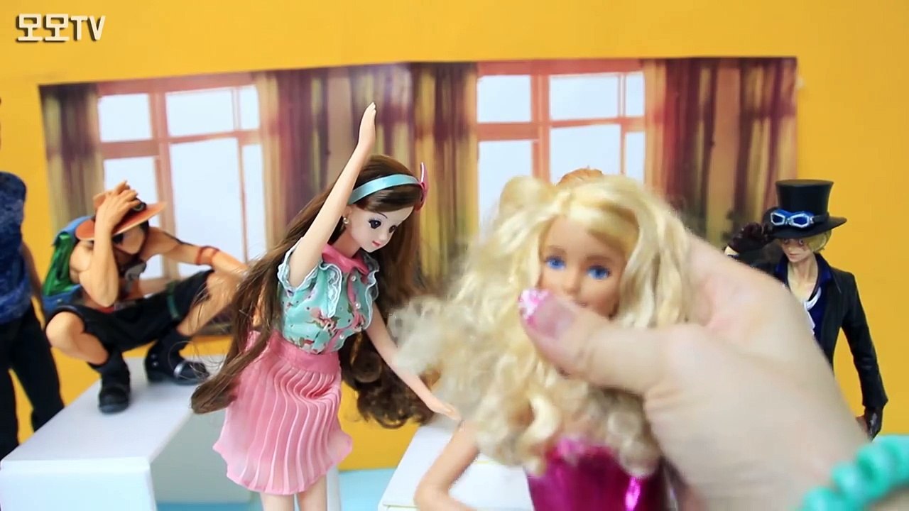 ◎무서운이야기 모음집◎ 공포특집 학교이야기! 여러분은 귀신을 찾았나요? 흥미진진한 괴담속으로! 바비인형의 재미있는 장난감 인형극 어린이채널♡모모TV/모모토이즈