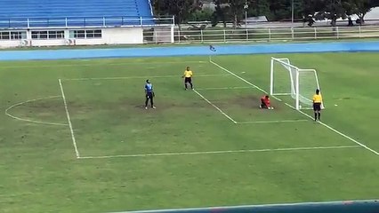 Un gardien célèbre la victoire trop vite