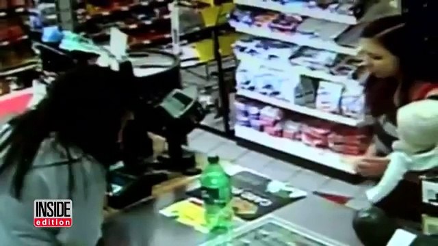 Kasirka je primijetila da nešto nije u redu sa bebom, a onda je pokazala koliko je jak majčinski instinkt!