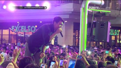 Augie Hadiri Acara Penyerahan Hadiah Kado Akhir Tahun di Indika FM