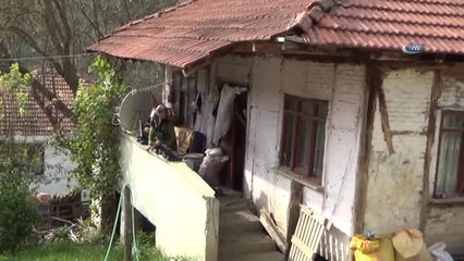 5 Yıldır Yıkım Kararı Verilen Evde Yaşıyor