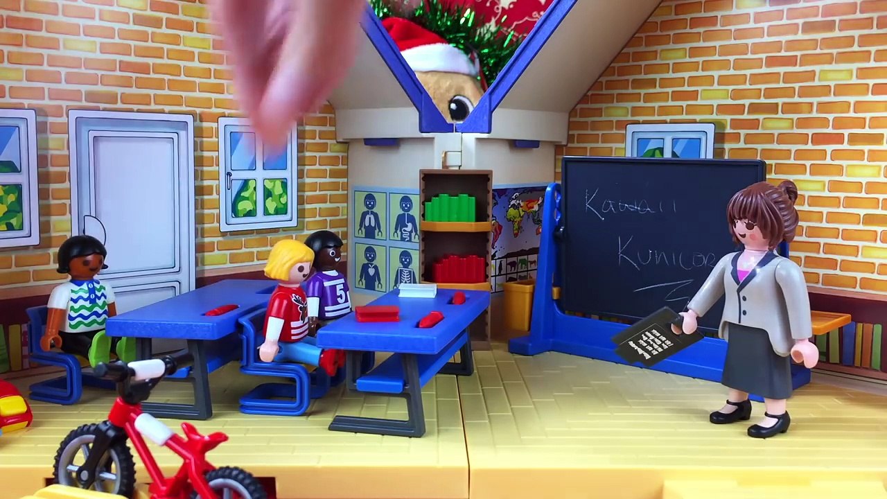 Kids Learning In The New Playmobil School Classroom