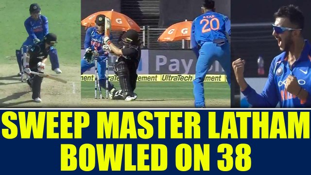 India vs NZ 2nd ODI: Tom Latham fails to sweep, gets clean bowled on 38 by Axar Patel |Oneindia News