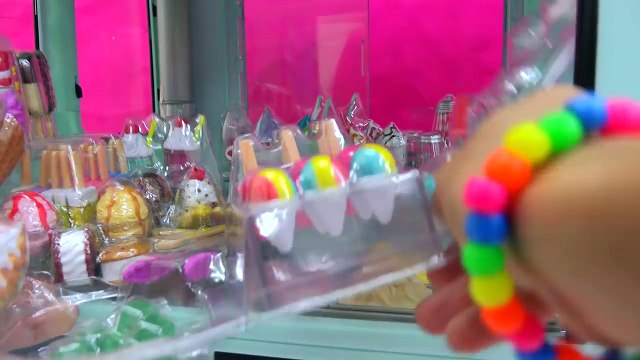 American Girl Doll Serves My Little Pony Derpy + Shopkins Food At Ice Cream Truck