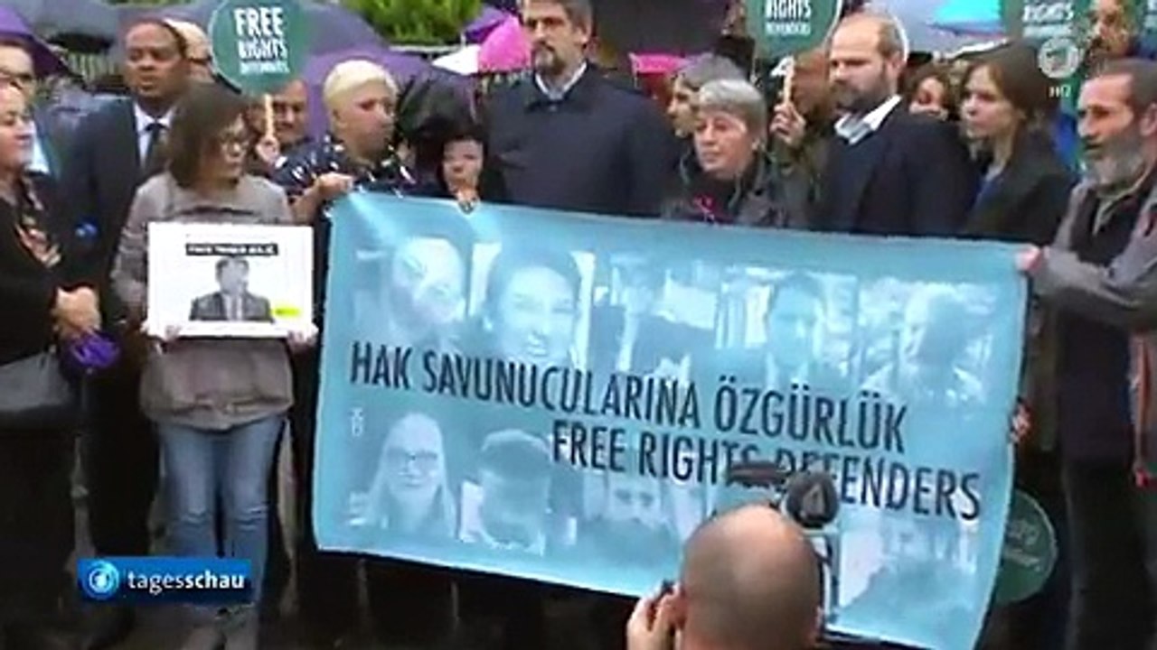 SCHWERPUNKT: Prozessauftakt in der Türkei gegen Menschrechtler Steudtner | Tagesschau24