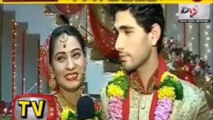 Humko tumse ho gaya hai pyaar kya karein Title song