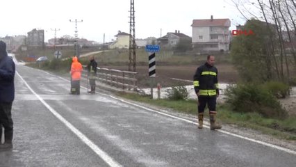 Tekirdağ Sarayda Askeri Araç Devrildi 1 Asker Kayıp 9