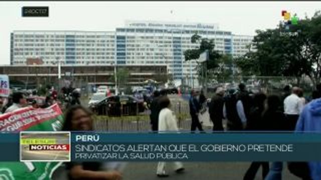 Trabajadores del Seguro Social peruano realizan paro de 24 horas