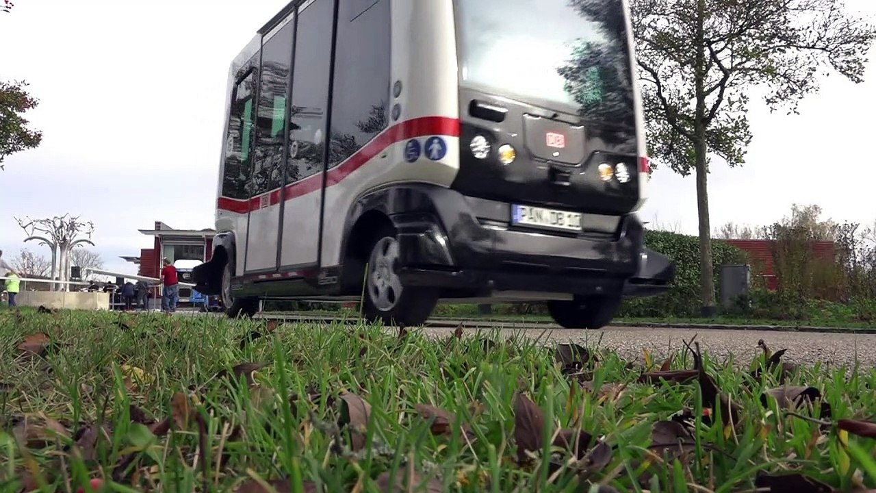 Bahn nimmt autonomen Bus in betrieb