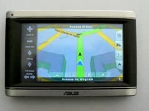 Asus GPS R700 avec bâtiments et monuments en 3D
