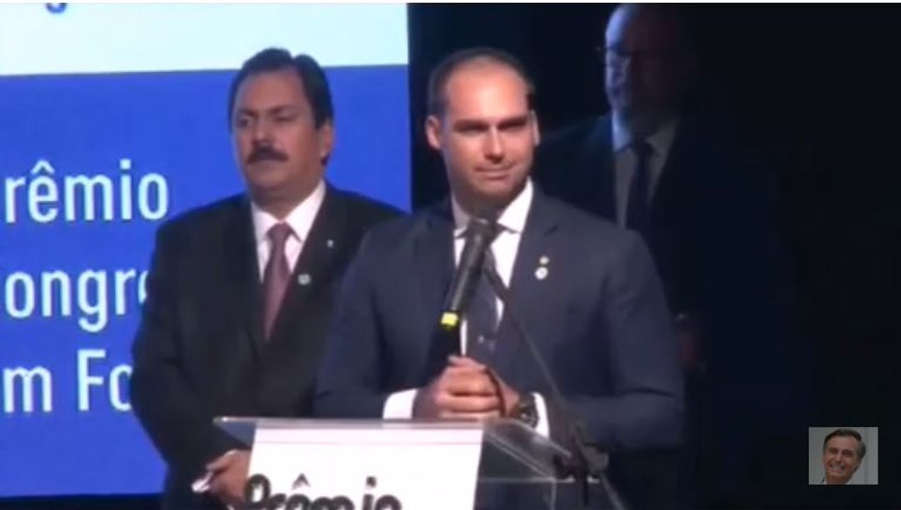 Jean Wyllys provoca Eduardo Bolsonaro e se dá mal