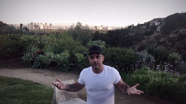 Le chanteur Robbie Williams, gravement malade, annule plusieurs concerts